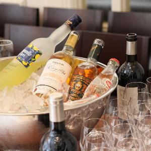 L2126 【アルコールビュッフェ】甘口ワインに食後酒にブランデー!お酒好きにはたまらない❤