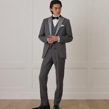 L2126 タキシードも充実のラインナップ