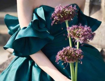 秋子想 ドレス・衣装の写真3