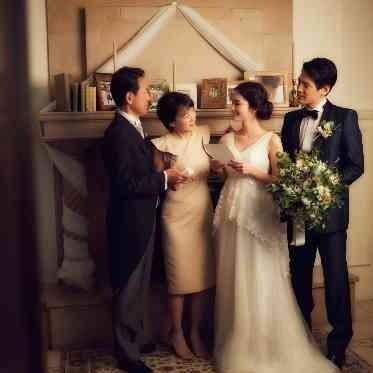 ロザンジュイア広尾迎賓館 二人だけでなく、家族とのフォトシューティングが叶うのは、結婚式当日ならでは