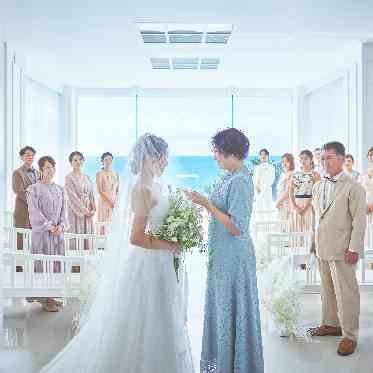 家族やゲストと距離が近いアットホームなセレモニー