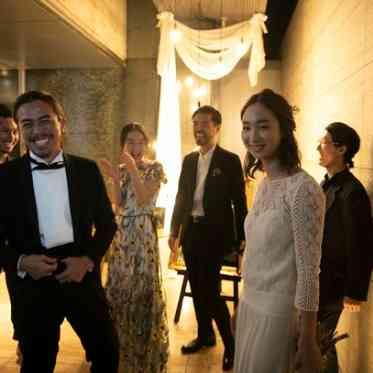 JASMAC YAKUMO（ジャスマック八雲） 夜のエントランスもスタイリッシュな空間