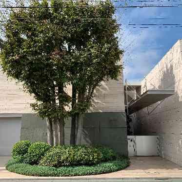 総大理石の邸宅