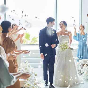 THE SURF SEASIDE TERRACE(ザ・サーフ シーサイドテラス) 自然光が差し込む明るいチャペル