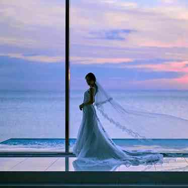 THE SURF SEASIDE TERRACE(ザ・サーフ シーサイドテラス) 綺麗なサンセットで幻想的な挙式。一味違う大人なウエディングをご提案。