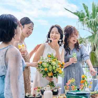 THE SURF SEASIDE TERRACE（ザ・サーフ シーサイドテラス） 屋根付きテラスを完備。ゲストと近しい距離感で「来てよかった」と感じてもらえる1日