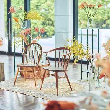 THE SURF SEASIDE TERRACE（ザ・サーフ シーサイドテラス） プロのコーディネーターがおふたりらしいデザインのお花をご提案。