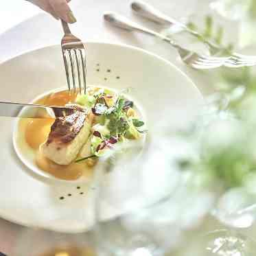 THE SURF SEASIDE TERRACE（ザ・サーフ シーサイドテラス） 満足度No.1のお料理でおもてなし。