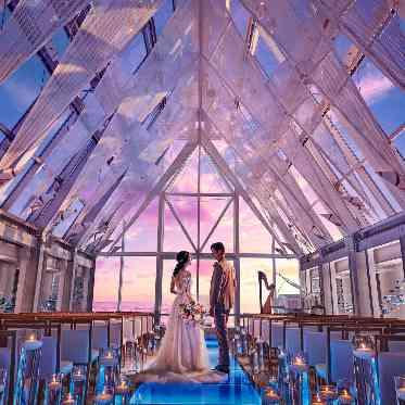 シェラトン・グランデ・トーキョーベイ・ホテル マジックアワーの挙式も幻想的