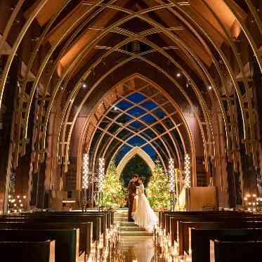 この時期だけの特別なウエディングをお楽しみください