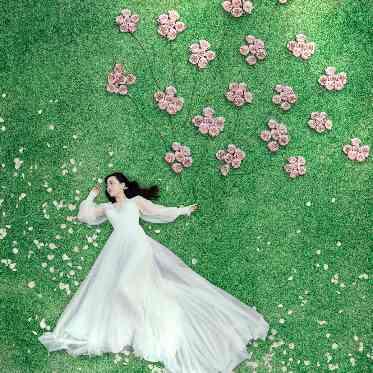 フォトジェニックな1枚♪ガーデンでは前撮りもご利用いただけます!