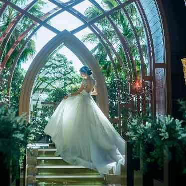 シェラトン・グランデ・トーキョーベイ・ホテル 鳥のさえずりが聞こえてくるような、木のぬくもりあふれるチャペル