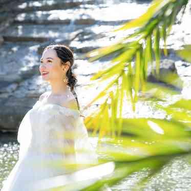 シェラトン・グランデ・トーキョーベイ・ホテル ホテル正面には大きな滝が皆様をお迎えいたします