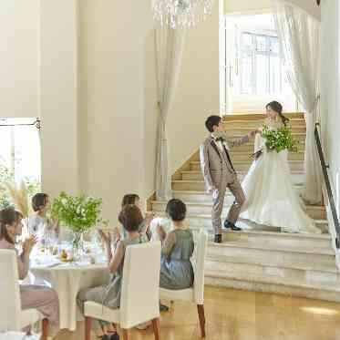 ザ・チェルシーコートおゆみ野ガーデン 1番人気の大階段入場!
ゲストの皆様も大盛り上がり♪