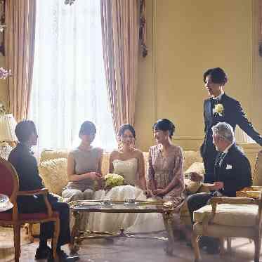 リーガロイヤルホテル大阪 ヴィニェット コレクション チャペルホワイエにて。