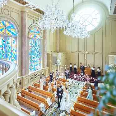 リーガロイヤルホテル大阪 ヴィニェット コレクション 天井高12.5mの最大級チャペル