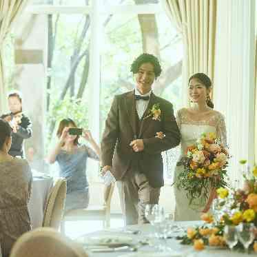 リーガロイヤルホテル大阪 ヴィニェット コレクション お色直し退場。次は何色のドレス?