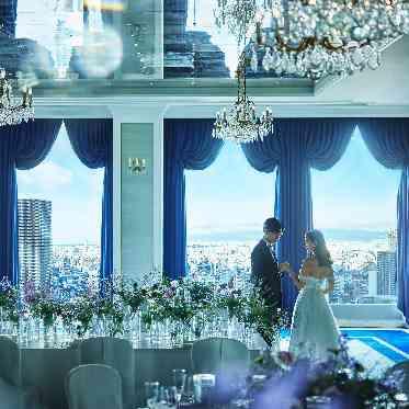 リーガロイヤルホテル大阪 ヴィニェット コレクション 乾杯後にカーテンオープンの演出も。