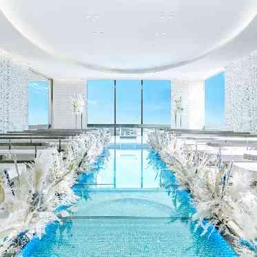 ヴェルミヨンバーグ名古屋 ●BRASSグループ まるで空につながっているかのようなバージンロード