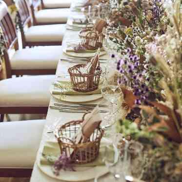 ヴェルミヨンバーグ名古屋 ●BRASSグループ ドライ系のお花を使うのも人気