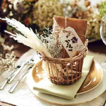 ヴェルミヨンバーグ名古屋 ●BRASSグループ 押し花を使ったカード