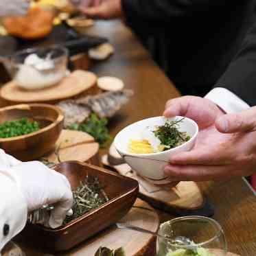 ヴェルミヨンバーグ名古屋 ●BRASSグループ 選べるトッピングにゲストも大喜び!何より新郎さまの地元を感じる一品に感動の声が