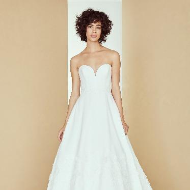 ヴェルミヨンバーグ名古屋 ●BRASSグループ ビードレッセ取扱いドレス「AMSALE」