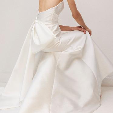 ヴェルミヨンバーグ名古屋 ●BRASSグループ ビードレッセ取扱いドレス「RIVINI」