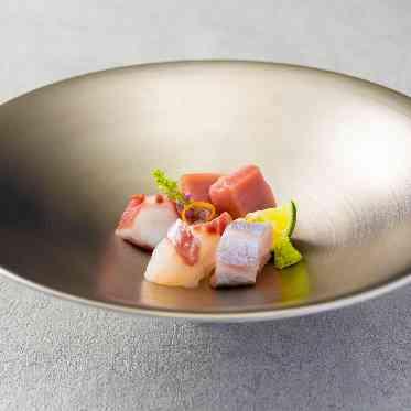 THE STYLE 瀬戸内海でとれた新鮮な魚介類も旬に合わせてご提供