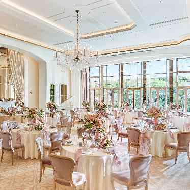 アーフェリーク迎賓館(岐阜)/テイクアンドギヴ・ニーズウェディング 光あふれる空間は自然と笑顔に