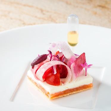 アーフェリーク迎賓館(岐阜)/テイクアンドギヴ・ニーズウェディング まるでお菓子のような一皿