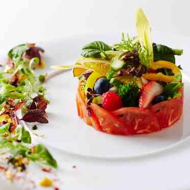 アーフェリーク迎賓館(岐阜)/テイクアンドギヴ・ニーズウェディング トマトをお皿にした一品