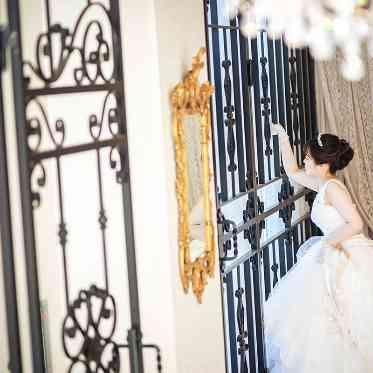 レンブラントホテル海老名 チャペル入り口でのフォト婚も人気