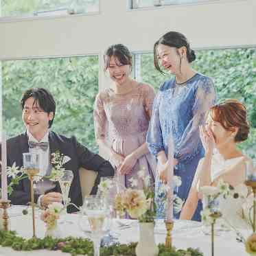 レンブラントホテル海老名 窓から見える桜の木がナチュラルな演出に