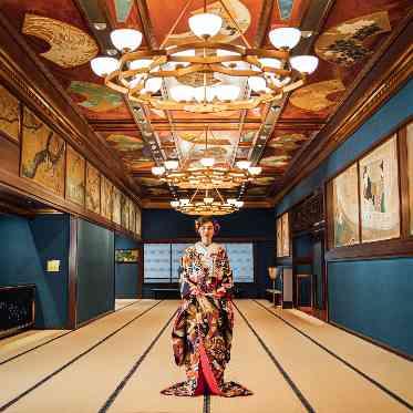 ホテル雅叙園東京 美術品に囲まれた空間の中での1枚