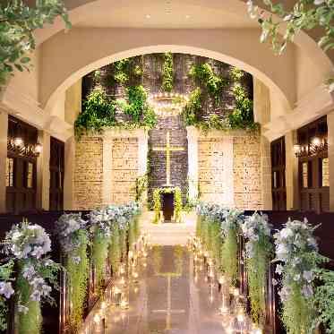 県内唯一*滝が流れ水とハープの音色奏でる幻想的な雰囲気の森のチャペル