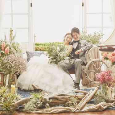 ゲストと近い距離間で過ごせるソファコーデも人気!