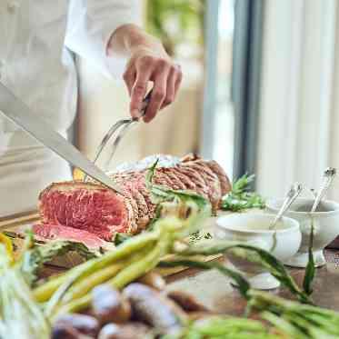 アーカンジェル迎賓館（宇都宮）/テイクアンドギヴ・ニーズウェディング こだわりの料理でゲストにおもてなしを