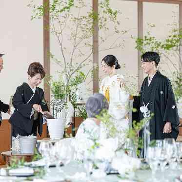 ホテルオークラ京都 人前式での植樹の儀。おふたりらしい誓いも素敵です