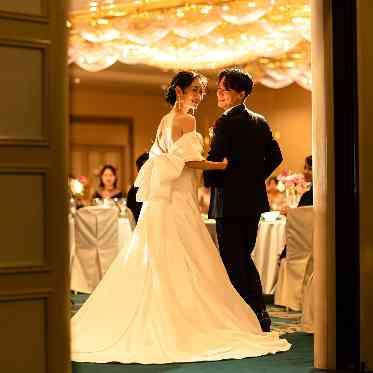 ホテルオークラ京都 おふたりの入場や乾杯のシーンがプレミアム感たっぷりな印象に