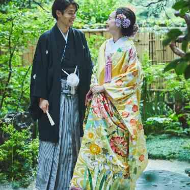 日本文化の象徴とも言える和装は、女性を上品にそして凛とした雰囲気に仕上げてくれる