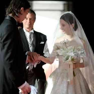 Mia Via(ミア ヴィア) 新郎様へのバトンタッチ