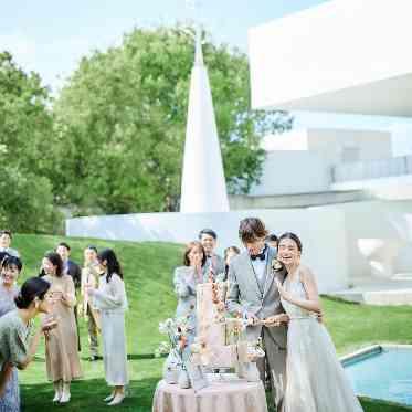 おしゃれなケーキ入刀