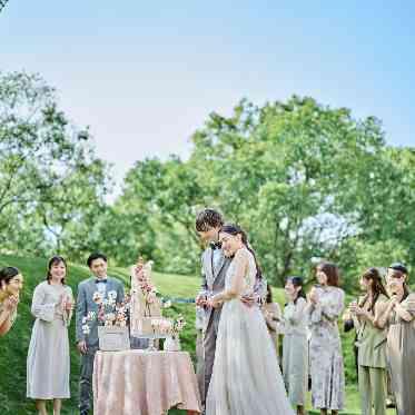 Mia Via(ミア ヴィア) ガーデンでのケーキ入刀