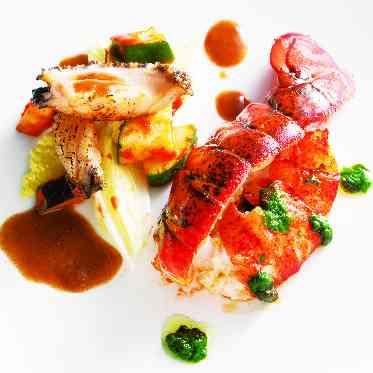 温かいものは温かいうちに
そのお料理が一番良い状態でゲストのもとへ