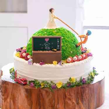 Mia Via(ミア ヴィア) オリジナルケーキ
お仕事をイメージして