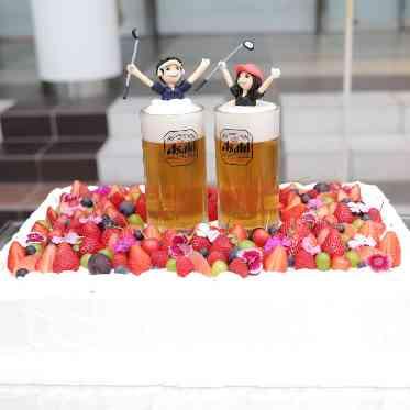 Mia Via(ミア ヴィア) オリジナルケーキ
ビール好きなおふたり
ビールにつかりたい夢を叶えました