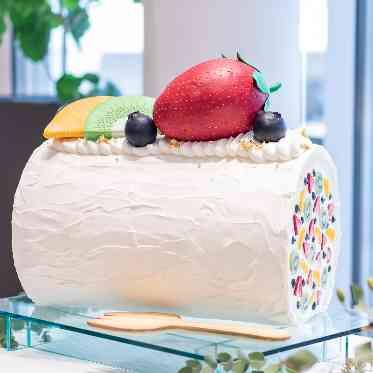 Mia Via(ミア ヴィア) 巨大ロールケーキ