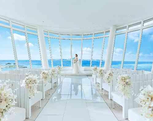 白の教会/アールイズ・ウエディングの写真1