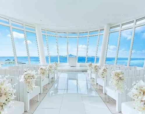 白の教会/アールイズ・ウエディングの写真1